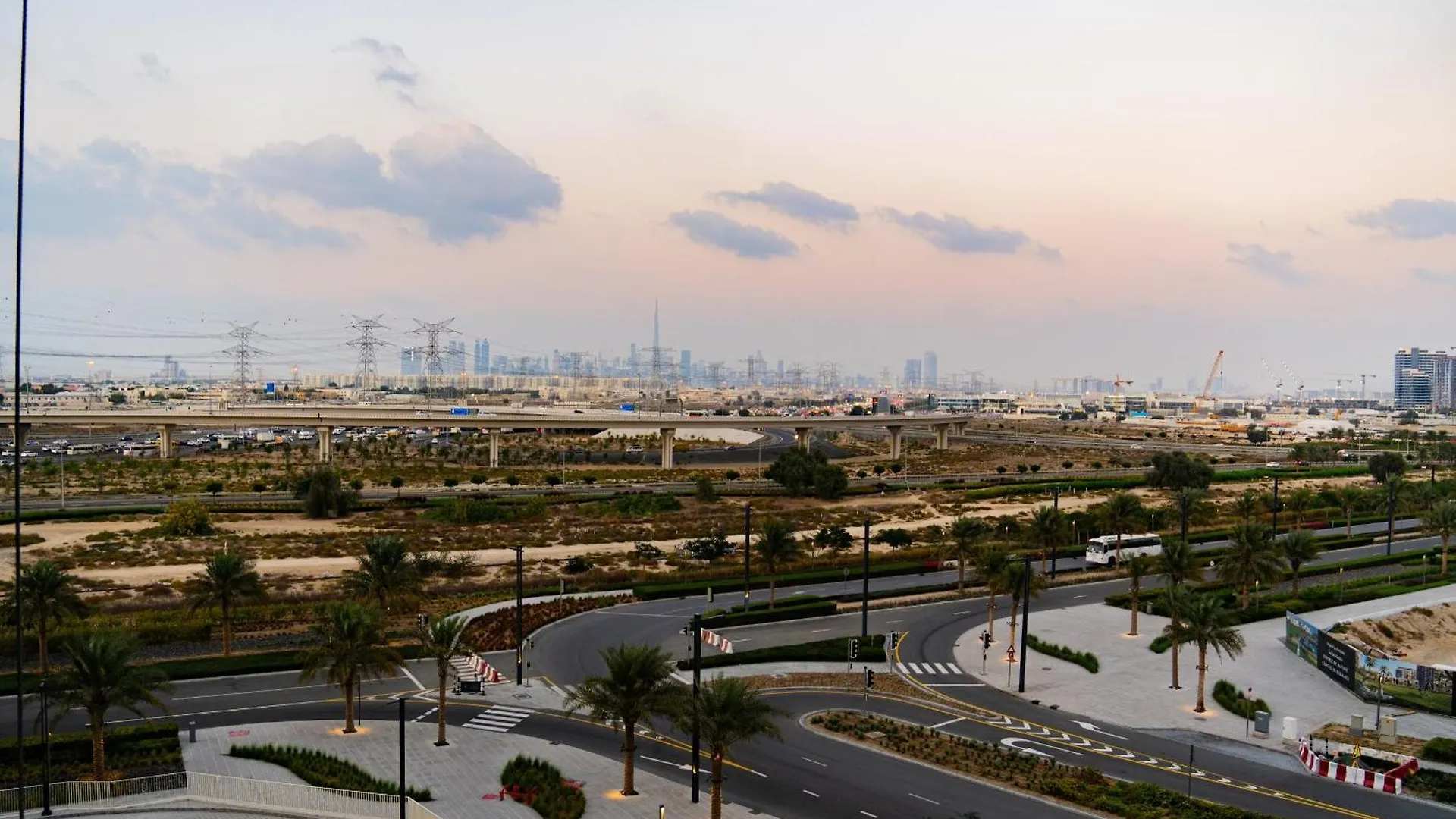 Comfort 1 Bdr Apartment In Dubai Hills Near Park
