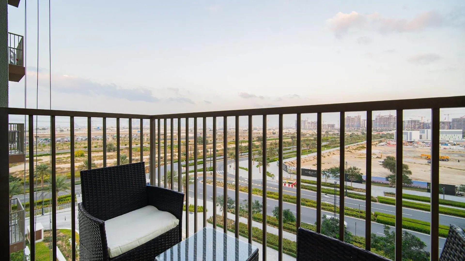 Comfort 1 Bdr Apartment In Dubai Hills Near Park